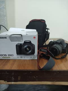 Canon 200D DSLR