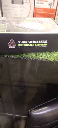 2.4G wireless controller gamepad