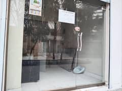 "8x8 12mm Tempered Glass Door – Like New, Full Setup – Rs60,000"