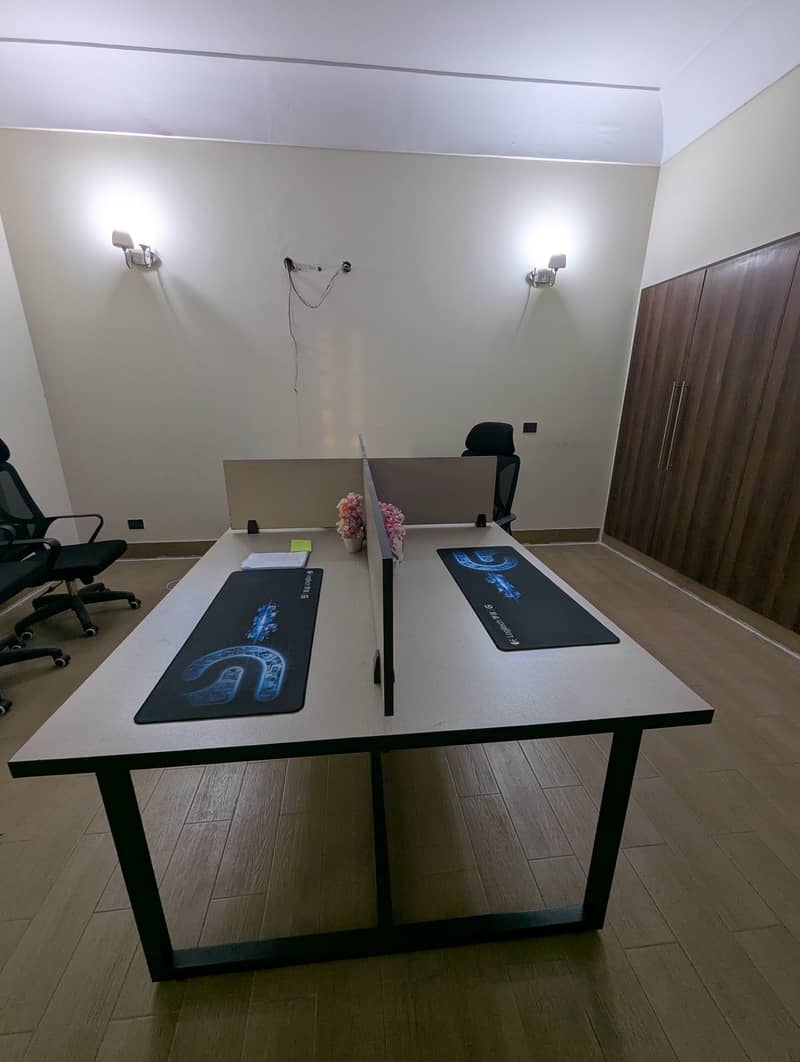 Workstation Laptop Table / Computer Table 1