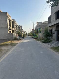 5 Marla Plot For Sale In Park View City Lahore