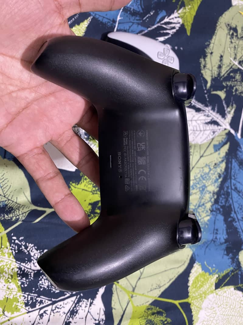 PlayStation 5 with 2 controllers Exchange Possible with Xbox Series X 1