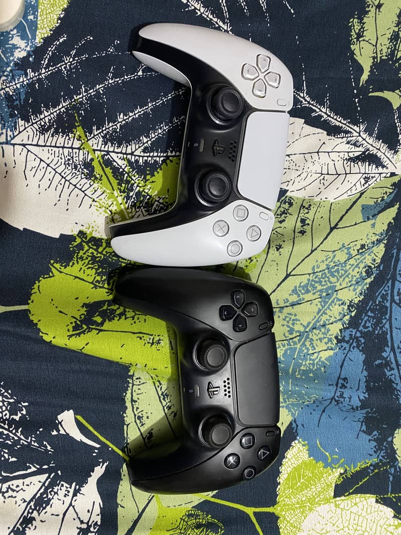 PlayStation 5 with 2 controllers Exchange Possible with Xbox Series X 2