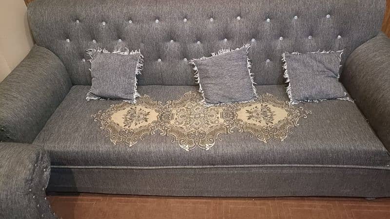 neat and clean Sofa set 5 seater(2sets) 0