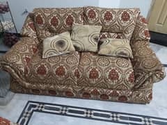 06 seater soffa set Good condition Bht mazboot bna hua hai (call me)