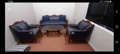 sofa set 5 seaters with table.