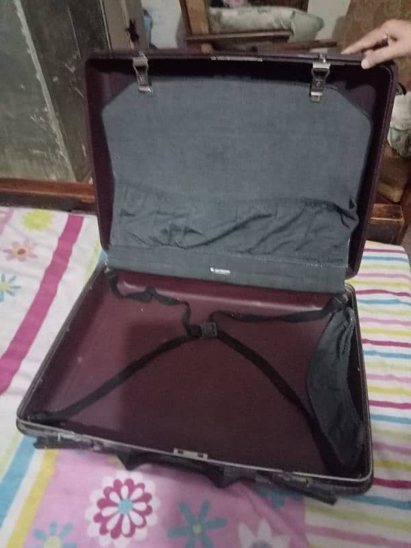 2 soot case barae frokht good condition 1