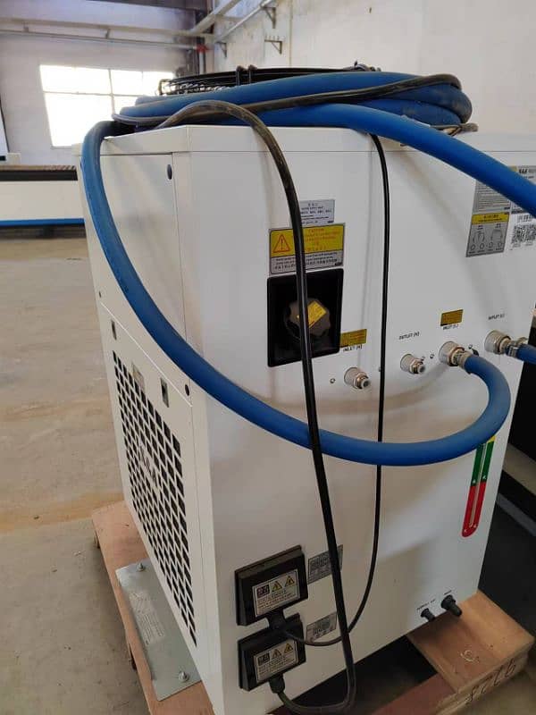 Cnc laser cutting machine - Cnc air compressor - Imported Cnc 4