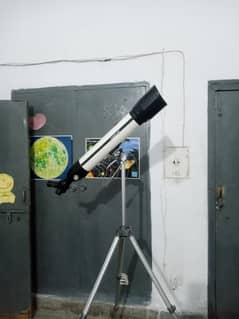 D90