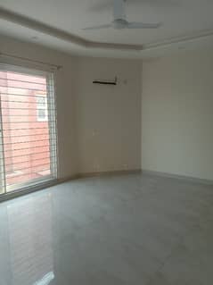 10 Marla Upper Portion Available For Rent In Garden Town