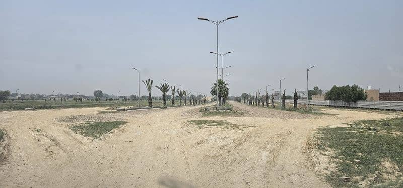 5 marla plot  in Royal enclave Lahore 0