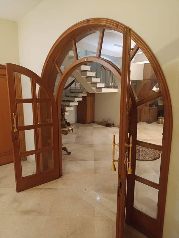 2 kanal PLOT PRICE BANGLOW IN MAIN CANTT 10