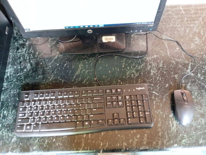 Full setup CPU Mouse Keyboard monitor 4