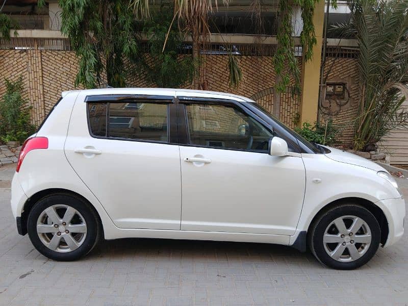 Suzuki Swift 2015 dlx automatic fully Genuine scratchless condition 9