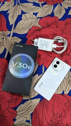 VIVO V30E / 3 MONTHS WARRANTY AWAILBALE
