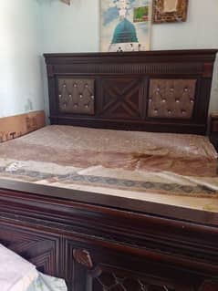 heavy wood bed set complete