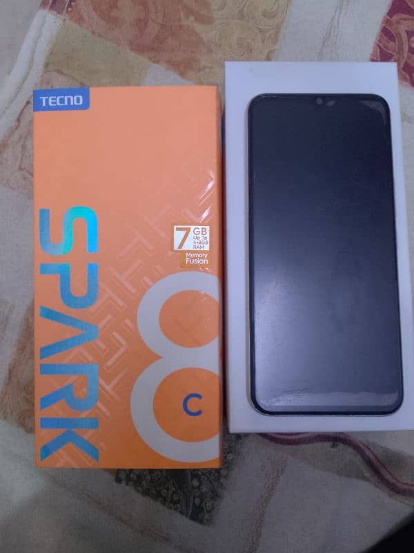 Techno spark. 8c 1
