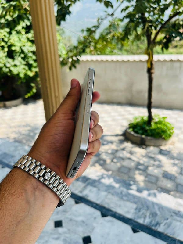 iphone 15 pro 10/10 non pta 3 month sim working 2