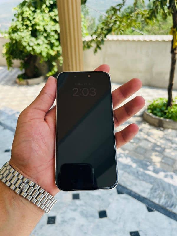 iphone 15 pro 10/10 non pta 3 month sim working 6