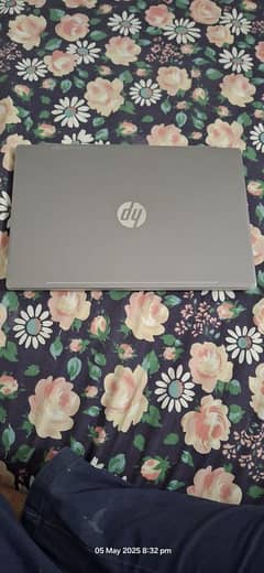 HP pavilion cor i5 10gen 12gb 512 gb