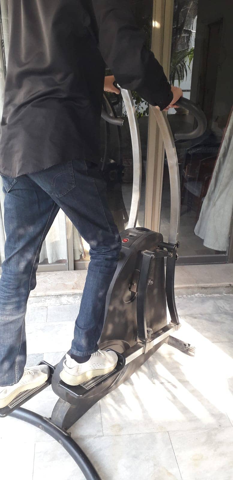 Dynamic + Elliptical + Tracking  Exercise Machine For Sale . 1