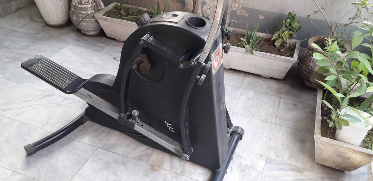 Dynamic + Elliptical + Tracking  Exercise Machine For Sale . 2