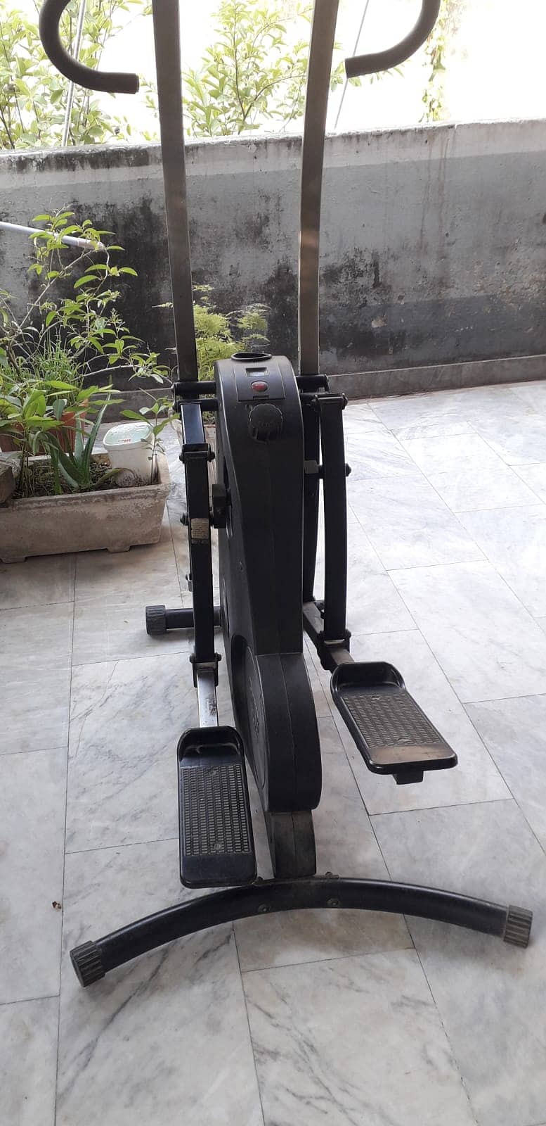 Dynamic + Elliptical + Tracking  Exercise Machine For Sale . 4