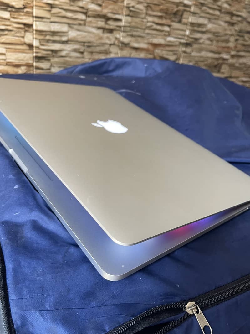 macOS Big sur, version 11.7. 10 , 16 GB ram, 500 GB SSD, never repaird 2