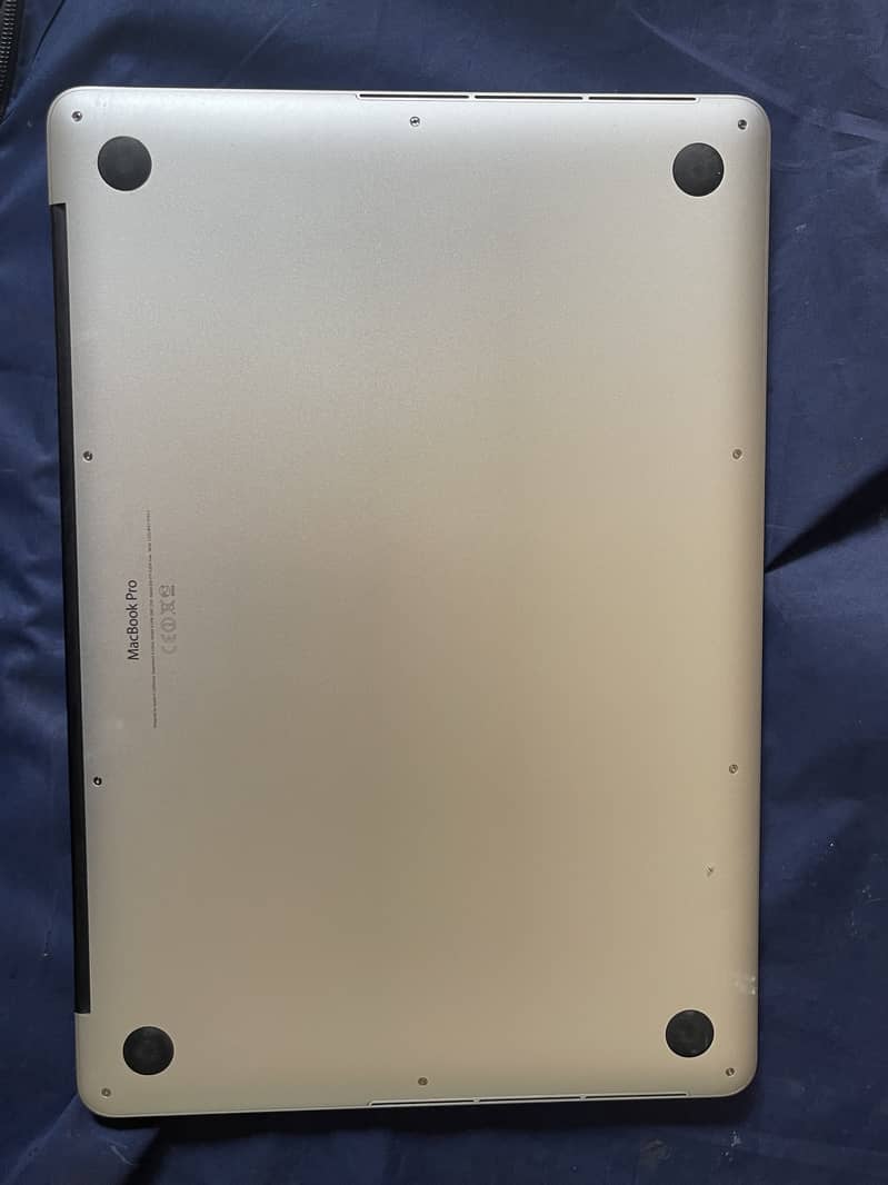 macOS Big sur, version 11.7. 10 , 16 GB ram, 500 GB SSD, never repaird 3