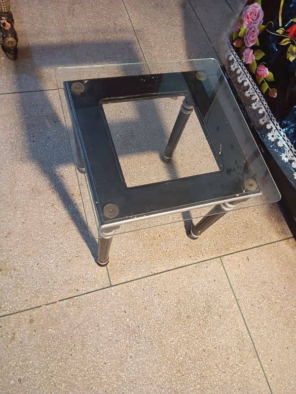 centre tables with good condition 4