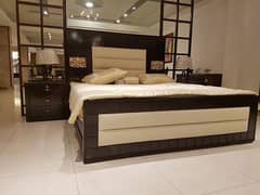 King  DUBBEL BED WITH SIDE TABLE