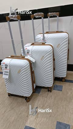 Luggage bags/ travel suitcases/ trolley bags/ travel trolley/ attachi