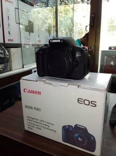 CANON EOS 700D