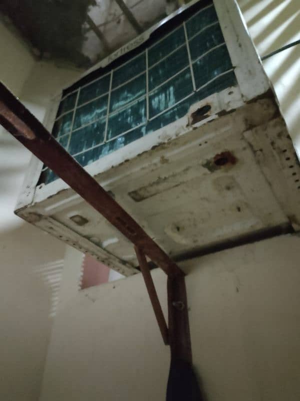 window Ac condition 9.10 in use 1