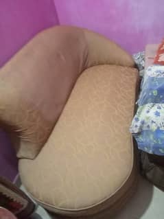 2 seater sofa couch hai bilkul new sell krna hai
