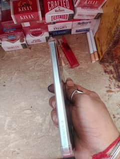 Vivo y18 6+6 128 Lush one hand usz