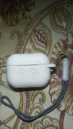 Air buds pro in good condition