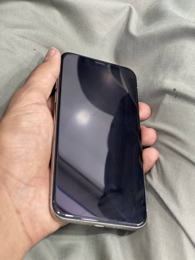 iPhone X bypass Sim 256 10/10 condition 1