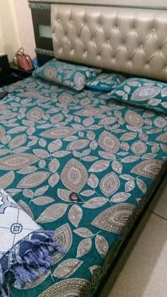 wooden king size bed