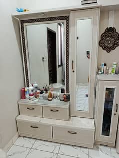 Dressing table for sale