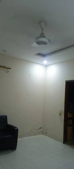 4 Marla Third Floor Falte available in Lake city Meadows (Ex State life)