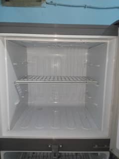 Pel freezer small size full ok  8 wear waranty