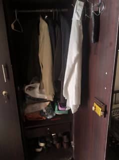 cloth almari