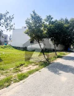 5 Marla Top Location Plot No- 1710 Block A Phase 9 Town DHA Lahore For Urgent Sale