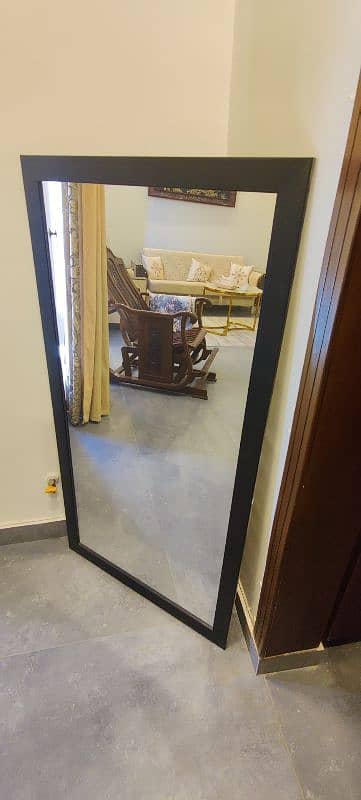 6 month use console with mirror 1