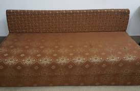 SOFA CUMBED 5 YEARS USED WITH NO STAINS ON IT AND GOOD QUALITY