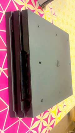 PS4 pro 1tb 4K HDR with original controller