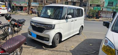 HONDA N BOX  CUSTOM ( 660CC ) FULL OPTION