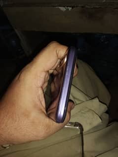 Vivo y19 8 256 box nahi hain chgr hain cnic diga
