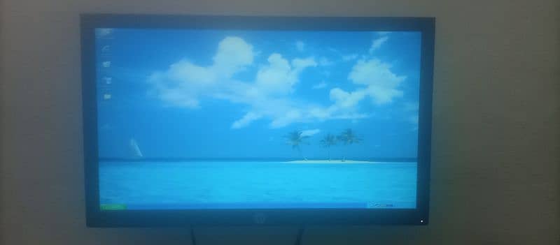 HP 22'' LCD Monitor (P222va) with stand – Crystal Clear Display 0
